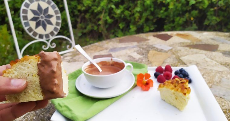 chocolate a la taza low carb con bizcocho sin gluten sin azucar