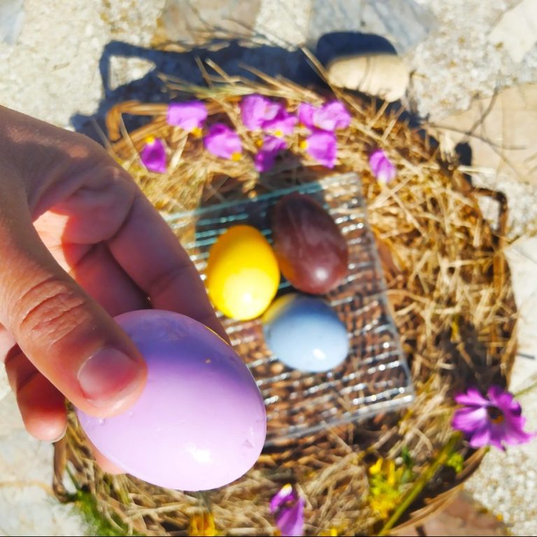 huevos de pascua de colores sin colorantes