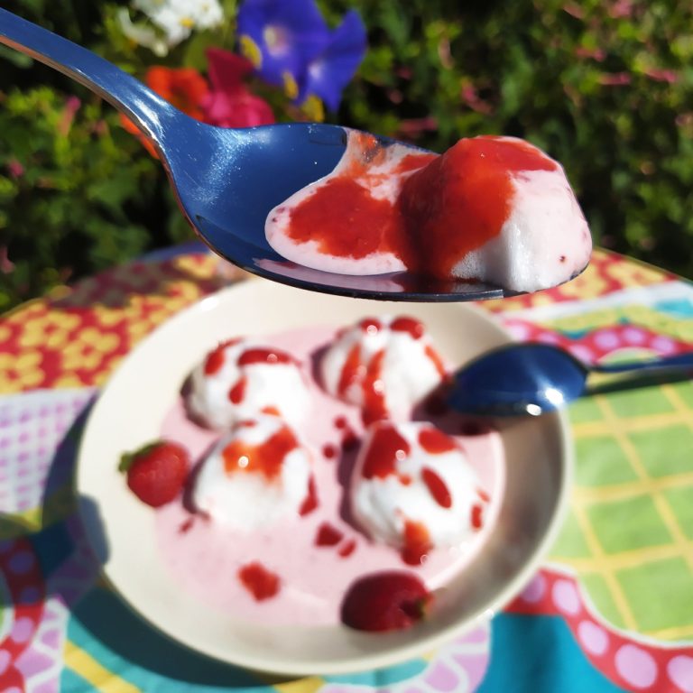 islas flotantes keto de fresa merengue sin azucar low carb