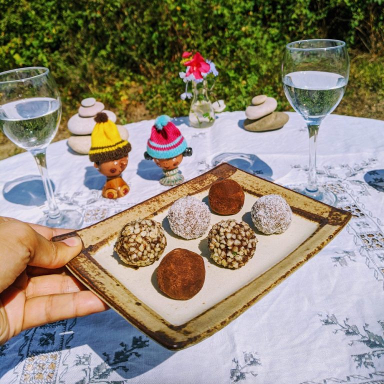 cena paleo keto low carb para enamorar postre trufas sin azucar con aguacate y cacao